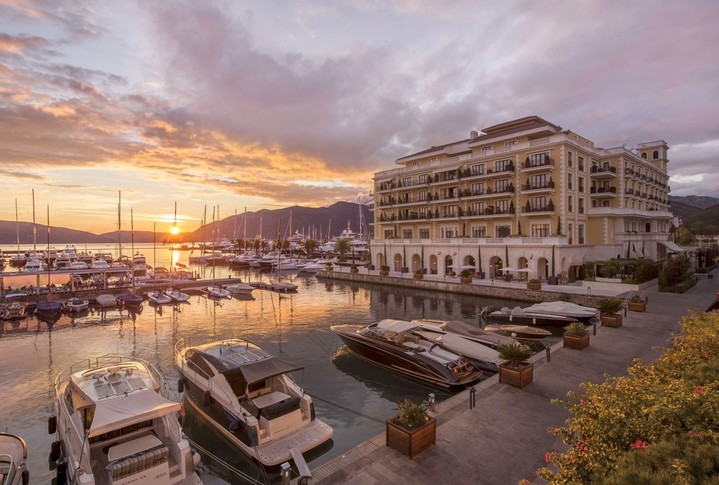    Rubix    Porto Montenegro